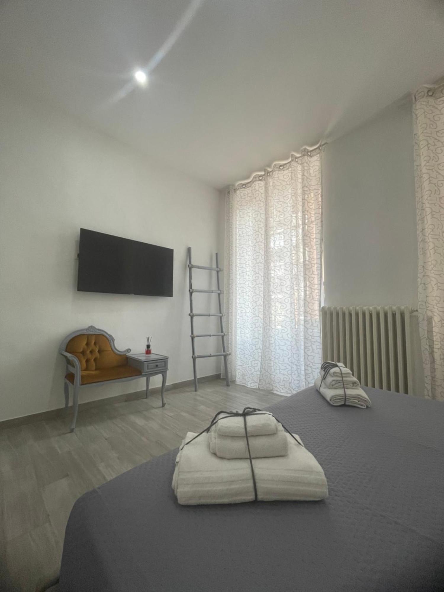 Apartamento La Casa Nel Viale Asti Exterior foto