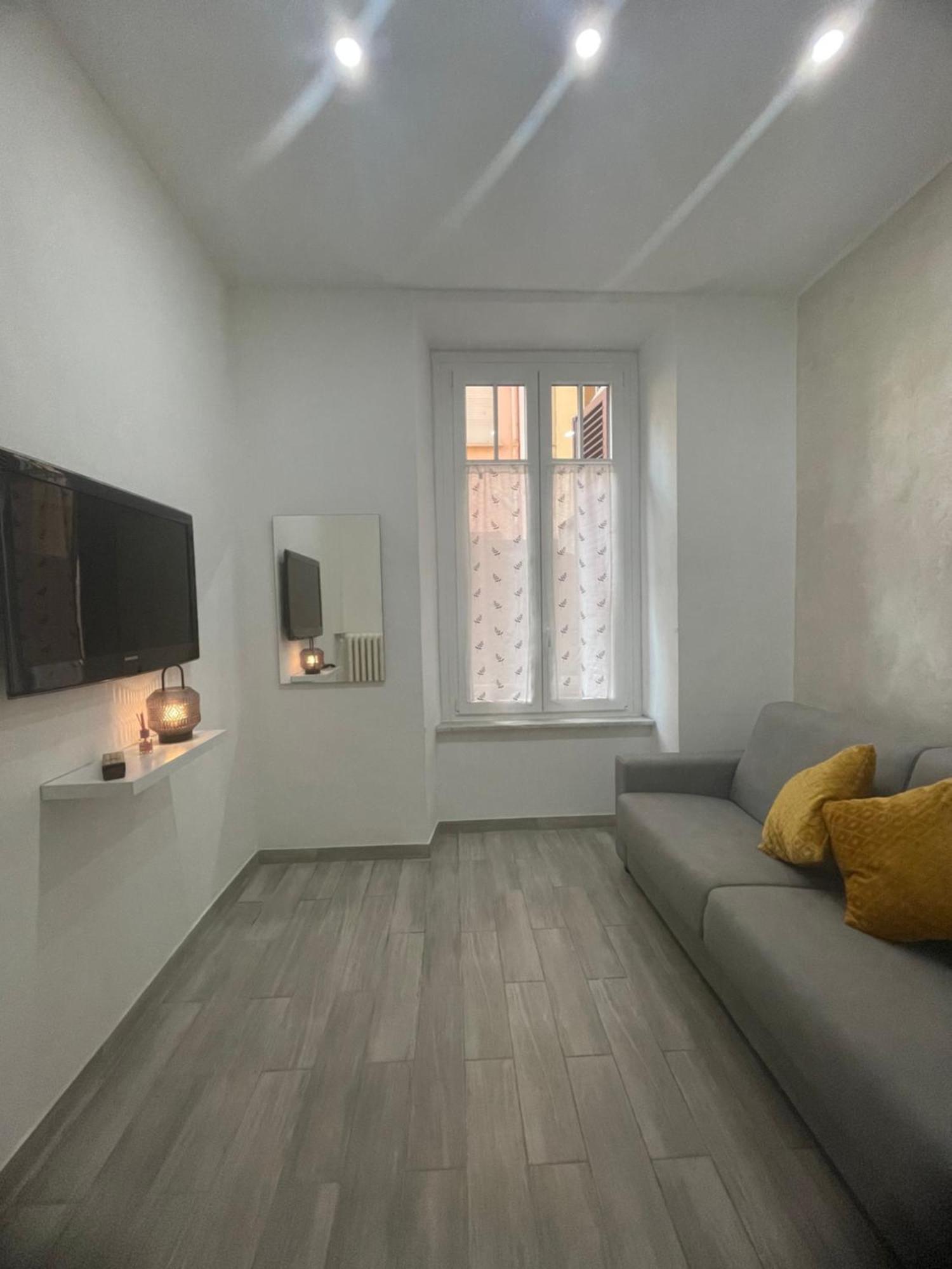 Apartamento La Casa Nel Viale Asti Exterior foto